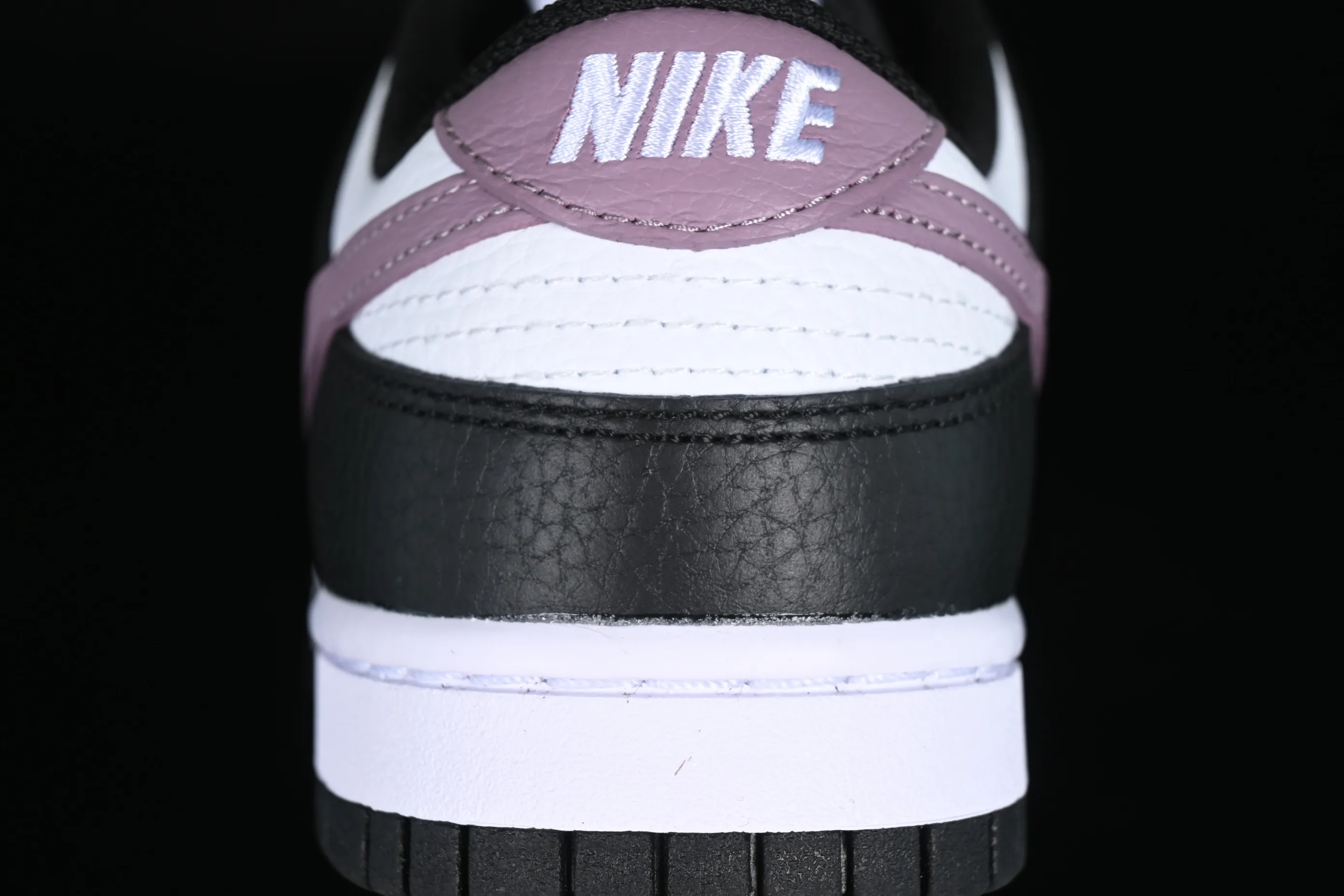 All categories Nk SB Dunk series Nk SB Dunk Low low-top sneakers Z version Nk Dunk Low SP black and white purple hook SB low-top sports and leisure sneakers DO7413-991